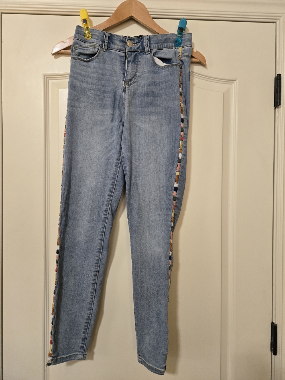 Knox Rose Light Wash Straight Leg Jeans with Multicolor Side Trim Elastic Waist